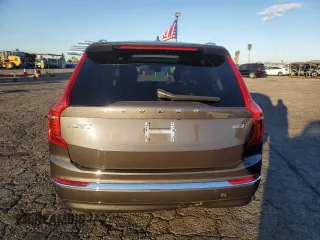 2024 Volvo XC90 Plus Bright Theme z VIN YV4L12PE1R1235535, wystawiony jako Copart lot #79864474 z przebiegiem Nie podano mil oraz Szkody całkowita. Historia ofert i sprzedaży dostępna na DreamBid. Obrazek 6.