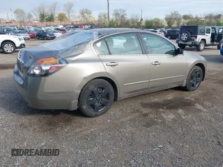 2008 Nissan Altima 2.5 S with VIN 1N4AL21E88N424645, listed as a IAAI auction lot 41985862 with 213,191 mi miles. Bid and sale history available at carsss.com. Image 4.