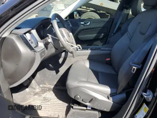 2025 Volvo XC60 Core z VIN YV4M12RJ2S1108717, wystawiony jako Copart lot #49829915 z przebiegiem 1 756 mil mil oraz Szkoda całkowita • Salvage title. Historia ofert i sprzedaży dostępna na DreamBid. Obrazek 7.