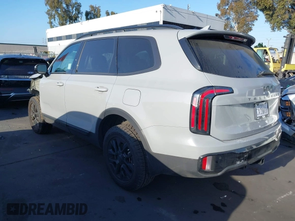 2025 Kia Telluride SX-Prestige X-Line with VIN 5XYP5DGCXSG579857, listed as a IAAI auction lot 42213332 with 4,738 mi miles and . Bid and sale history available at DreamBid. Image 3.