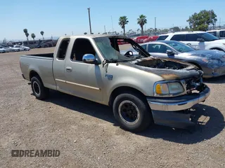 2000 Ford F-150 XL z VIN 1FTRX17LXYKA11435, wystawiony jako IAAI lot #41990089 z przebiegiem Nie podano mil oraz . Historia ofert i sprzedaży dostępna na DreamBid. Obrazek 1.