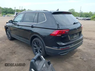 2024 Volkswagen Tiguan SE with VIN 3VVMB7AX6RM079301, listed as a IAAI auction lot 42404572 with 8,573 mi miles and . Bid and sale history available at DreamBid. Image 3.