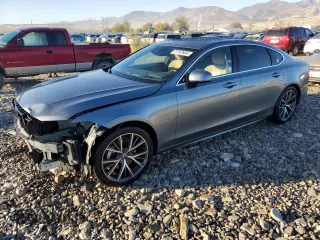 2019 Volvo S90 Momentum with VIN LVY102AK9KP081261, listed as a Copart auction lot 77707634 with 44,603 mi miles and Salvage Title. Bid and sale history available at carsss.com. Image 1.