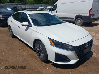 2024 Nissan Altima SV z VIN 1N4BL4DV2RN376279, wystawiony jako IAAI lot #41976427 z przebiegiem 15 827 mil mil oraz . Historia ofert i sprzedaży dostępna na DreamBid. Obrazek 1.