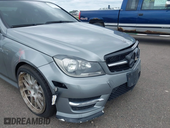 2013 Mercedes-Benz C 300 Sport с VIN WDDGF8AB1DR256425, выставлен на аукционе IAAI как лот 42560342 с пробегом 119 440 миль миль и . История ставок и продаж доступна на DreamBid. Изображение 18.