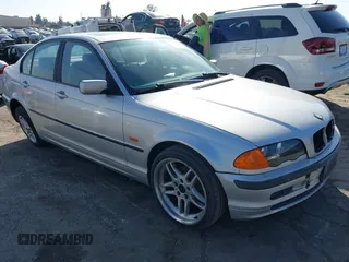 2000 BMW 3 Series 323i with VIN WBAAM3349YFP83480, listed as a IAAI auction lot 41593654 with 108,186 mi miles. Bid and sale history available at carsss.com. Image 1.