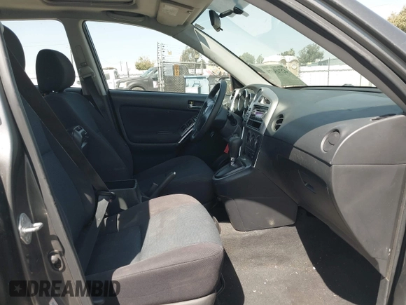 2006 Toyota Matrix STD z VIN 2T1KR30E06C580019, wystawiony jako IAAI lot #42745079 z przebiegiem 224 431 mil mil oraz . Historia ofert i sprzedaży dostępna na DreamBid. Obrazek 5.