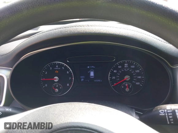 2019 Kia Sorento LX with VIN 5XYPG4A32KG538030, listed as a IAAI auction lot 41628882 with 120,392 mi miles. Bid and sale history available at carsss.com. Image 7.
