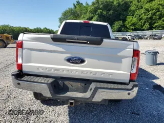 2017 Ford F-250 Lariat with VIN 1FT7W2BT8HEE81095, listed as a Copart auction lot 57960545 with 200,323 mi miles and Salvage title. Bid and sale history available at DreamBid. Image 6.