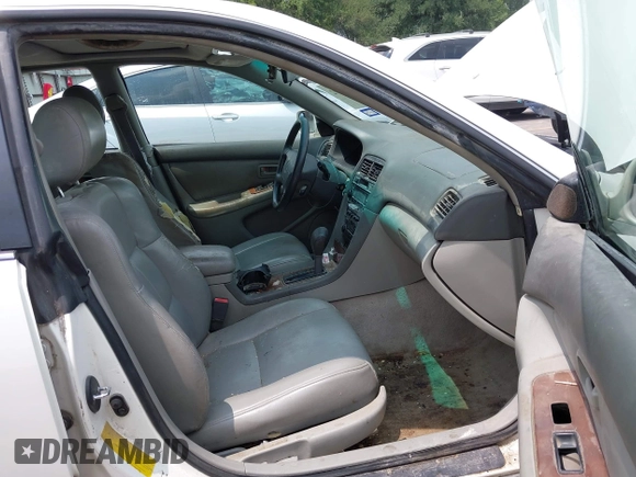 1998 Lexus ES 300 with VIN JT8BF28GXW0106483, listed as a IAAI auction lot 42177092 with Not provided miles and . Bid and sale history available at DreamBid. Image 5.