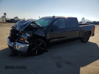 2017 Chevrolet Silverado 1500 LT with VIN 3GCPCREC9HG165694, listed as a Copart auction lot 50611795 with 108,513 mi miles and Salvage Title. Bid and sale history available at DreamBid. Image 1.