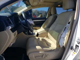 2015 Toyota Highlander XLE with VIN 5TDJKRFH2FS203543, listed as a Copart auction lot 52076675 with 62,013 mi miles and Clean Title. Bid and sale history available at carsss.com. Image 7.