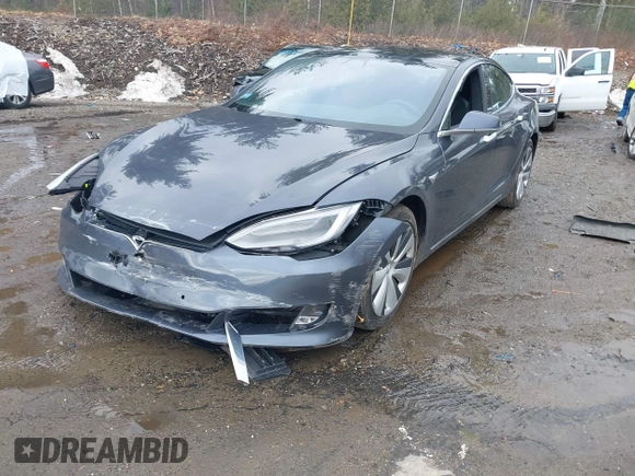 2020 Tesla Model S Long Range z VIN 5YJSA1E26LF413519, wystawiony jako IAAI lot #41742512 z przebiegiem 40 765 mil mil oraz . Historia ofert i sprzedaży dostępna na DreamBid. Obrazek 6.