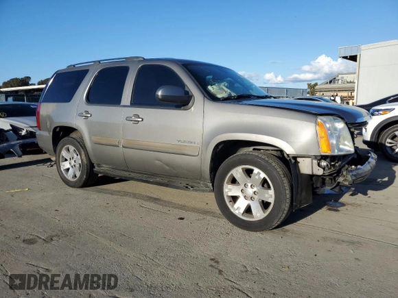 2007 GMC Yukon SLE w/3SA with VIN 1GKFC13C97J311870, listed as a Copart auction lot 44652555 with 142,104 mi miles and Salvage Title. Bid and sale history available at carsss.com. Image 4.