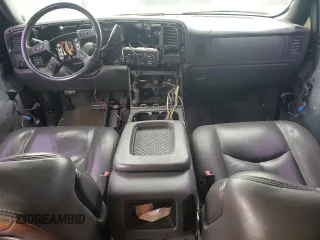 2005 Chevrolet Silverado SS z VIN 2GCEK19N751150820, wystawiony jako Copart lot #77775794 z przebiegiem Nie podano mil oraz Tytuł czysty. Historia ofert i sprzedaży dostępna na DreamBid. Obrazek 8.