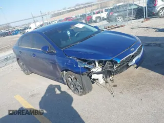 2019 Kia Forte LXS with VIN 3KPF24AD8KE007205, listed as a IAAI auction lot 41848642 with 88,121 mi miles. Bid and sale history available at carsss.com. Image 1.