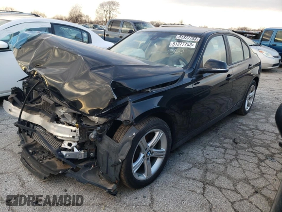 2013 BMW 3 Series 320i xDrive z VIN WBA3C3C56DF980153, wystawiony jako Copart lot #51377753 z przebiegiem Nie podano mil oraz Nie do naprawy • Non repairable. Historia ofert i sprzedaży dostępna na DreamBid. Obrazek 1.