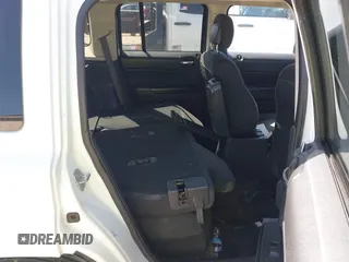 2016 Jeep Patriot Sport SE with VIN 1C4NJPBAXGD753958, listed as a IAAI auction lot 42052122 with 175,502 mi miles and . Bid and sale history available at carsss.com. Image 8.