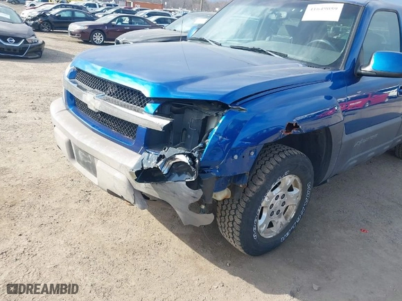 2003 Chevrolet Avalanche with VIN 3GNEK13T23G131174, listed as a IAAI auction lot 41649059 with 230,943 mi miles. Bid and sale history available at carsss.com. Image 6.