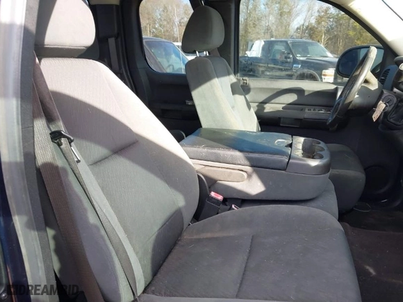 2009 Chevrolet Silverado 1500 LT with VIN 1GCEC29CX9Z153385, listed as a IAAI auction lot 41643792 with 168,361 mi miles. Bid and sale history available at carsss.com. Image 5.