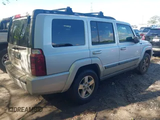 2007 Jeep Commander Sport with VIN 1J8HH48K17C553685, listed as a IAAI auction lot 42025539 with 357,865 mi miles. Bid and sale history available at carsss.com. Image 4.