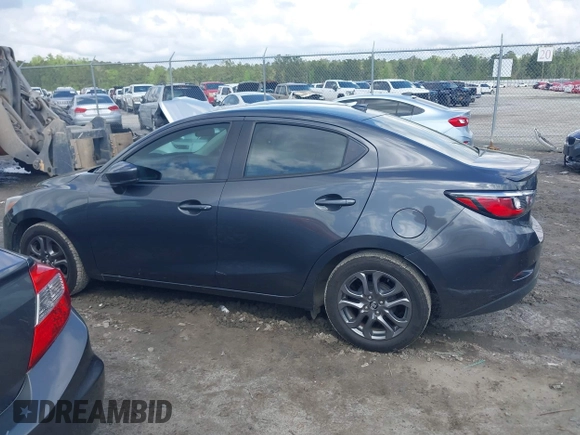 2019 Toyota Yaris L z VIN 3MYDLBYV4KY528641, wystawiony jako IAAI lot #41935993 z przebiegiem 61 940 mil mil oraz . Historia ofert i sprzedaży dostępna na DreamBid. Obrazek 14.