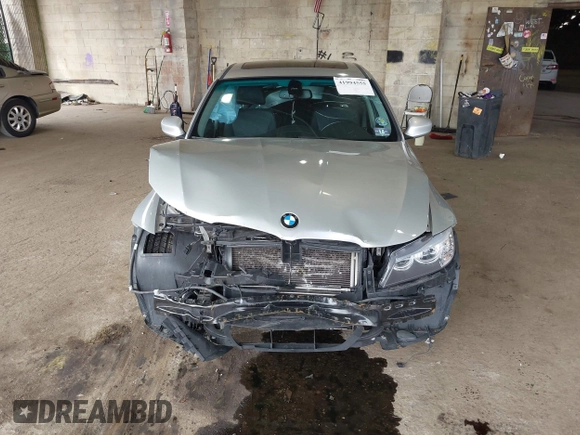 2011 BMW 3 Series 328i xDrive z VIN WBAPK7C55BA819217, wystawiony jako IAAI lot #41994555 z przebiegiem 204 559 mil mil oraz . Historia ofert i sprzedaży dostępna na DreamBid. Obrazek 13.