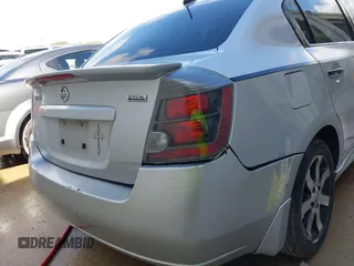 2012 Nissan Sentra SR z VIN 3N1AB6AP9CL619798, wystawiony jako IAAI lot #42382829 z przebiegiem 228 667 mil mil oraz . Historia ofert i sprzedaży dostępna na DreamBid. Obrazek 6.