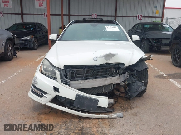 2012 Mercedes-Benz C 250 с VIN WDDGJ4HB0CF848914, выставлен на аукционе IAAI как лот 42360885 с пробегом 171 456 миль миль и . История ставок и продаж доступна на DreamBid. Изображение 13.