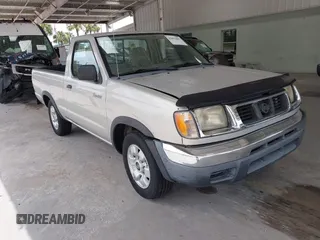 1999 Nissan Frontier XE z VIN 1N6DD21S8XC301171, wystawiony jako IAAI lot #42451683 z przebiegiem 226 673 mil mil oraz . Historia ofert i sprzedaży dostępna na DreamBid. Obrazek 1.
