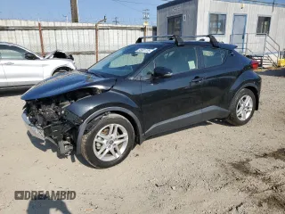 2021 Toyota C-HR LE z VIN JTNKHMBX0M1096503, wystawiony jako Copart lot #55501725 z przebiegiem 29 774 mil mil oraz Szkoda całkowita • Salvage title. Historia ofert i sprzedaży dostępna na DreamBid. Obrazek 1.