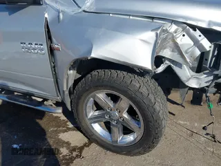 2013 Ram 1500 Express z VIN 1C6RR6KT8DS571308, wystawiony jako IAAI lot #41283164 z przebiegiem 134 173 mil mil oraz . Historia ofert i sprzedaży dostępna na DreamBid. Obrazek 18.