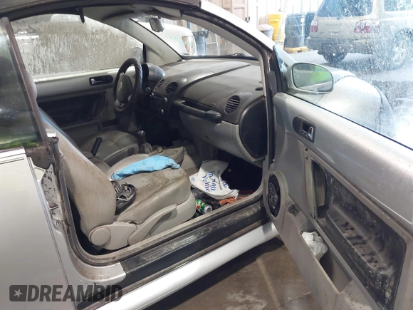 2003 Volkswagen Beetle GLS с VIN 3VWCK21Y53M311932, выставлен на аукционе IAAI как лот 42467585 с пробегом 145 346 миль миль и . История ставок и продаж доступна на DreamBid. Изображение 5.