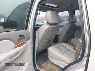 2008 GMC Yukon SLT w/4SB with VIN 1GKFC13J38R163765, listed as a IAAI auction lot 41568670 with 238,341 mi miles. Bid and sale history available at carsss.com. Image 8.
