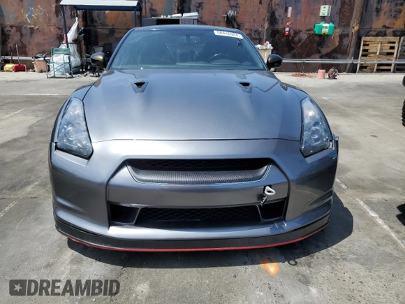2010 Nissan GT-R Premium с VIN JN1AR5EF3AM231377, выставлен на аукционе Copart как лот 52572685 с пробегом 55 879 миль миль и Списание • Salvage title. История ставок и продаж доступна на DreamBid. Изображение 5.