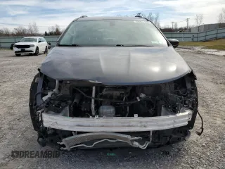 2018 Chrysler Pacifica Touring L z VIN 2C4RC1BG9JR143020, wystawiony jako Copart lot #49323205 z przebiegiem 126 389 mil mil oraz Szkody całkowita. Historia ofert i sprzedaży dostępna na DreamBid. Obrazek 5.