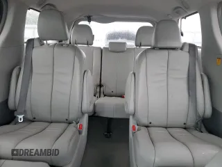 2013 Toyota Sienna XLE z VIN 5TDDK3DCXDS059559, wystawiony jako Copart lot #58291655 z przebiegiem 97 591 mil mil oraz Czysty tytuł • Clean title. Historia ofert i sprzedaży dostępna na DreamBid. Obrazek 10.