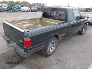 2004 Ford Ranger XLT Appearance with VIN 1FTYR44E64PA11961, listed as a IAAI auction lot 41931669 with 205,585 mi miles. Bid and sale history available at carsss.com. Image 4.