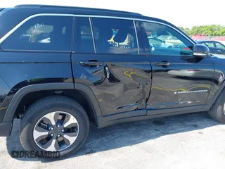 2024 Jeep Grand Cherokee с VIN 1C4RJYB66RC145530, выставлен на аукционе IAAI как лот 42340853 с пробегом 38 771 миль миль и . История ставок и продаж доступна на DreamBid. Изображение 17.