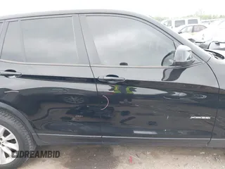 2017 BMW X3 xDrive28i z VIN 5UXWX9C32H0T16557, wystawiony jako IAAI lot #41934755 z przebiegiem 131 559 mil mil oraz . Historia ofert i sprzedaży dostępna na DreamBid. Obrazek 13.