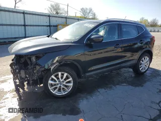 2020 Nissan Rogue SV z VIN JN1BJ1CVXLW253267, wystawiony jako Copart lot #52028275 z przebiegiem 77 836 mil mil oraz Szkoda całkowita • Salvage title. Historia ofert i sprzedaży dostępna na DreamBid. Obrazek 1.