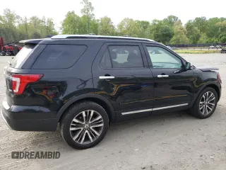 2017 Ford Explorer Platinum z VIN 1FM5K8HT9HGD50285, wystawiony jako Copart lot #54277795 z przebiegiem 88 836 mil mil oraz Szkoda całkowita • Salvage title. Historia ofert i sprzedaży dostępna na DreamBid. Obrazek 3.