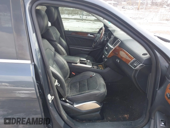 2014 Mercedes-Benz GL-Class GL 550 with VIN 4JGDF7DE3EA321574, listed as a IAAI auction lot 41598200 with 93,190 mi miles. Bid and sale history available at carsss.com. Image 5.