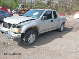 2005 GMC Canyon SLE Z71 with VIN 1GTDS196558220056, listed as a IAAI auction lot 39811631 with 274,702 mi miles. Bid and sale history available at carsss.com. Image 2.