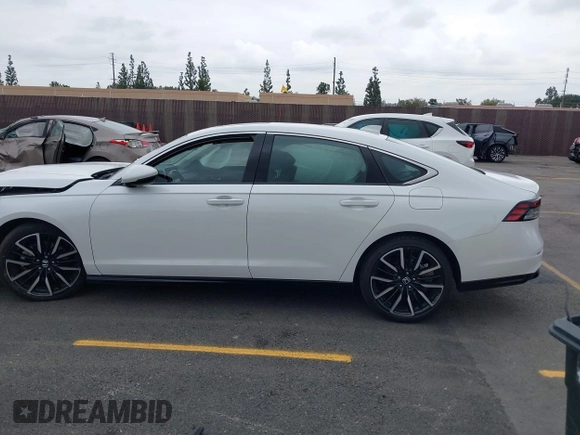 2024 Honda Accord Touring with VIN 1HGCY2F81RA014559, listed as a IAAI auction lot 42036422 with 39,914 mi miles and . Bid and sale history available at DreamBid. Image 14.