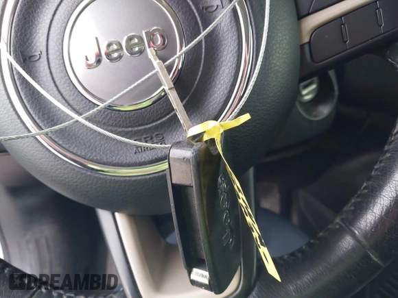 2015 Jeep Renegade Latitude with VIN ZACCJABT9FPB99964, listed as a IAAI auction lot 41250730 with 117,251 mi miles and . Bid and sale history available at carsss.com. Image 11.