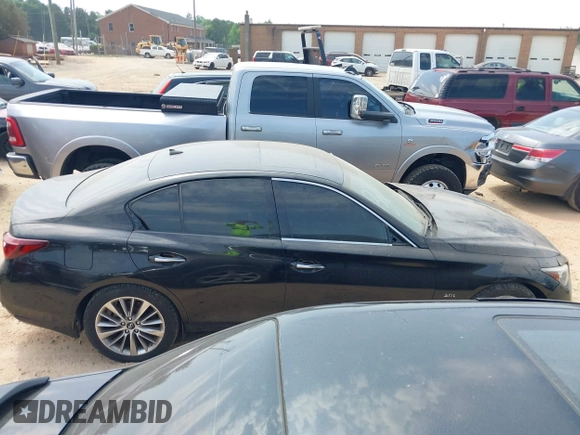 2018 Infiniti Q50 3.0t Luxe with VIN JN1EV7AR1JM611505, listed as a IAAI auction lot 42158718 with 111,495 mi miles. Bid and sale history available at carsss.com. Image 13.