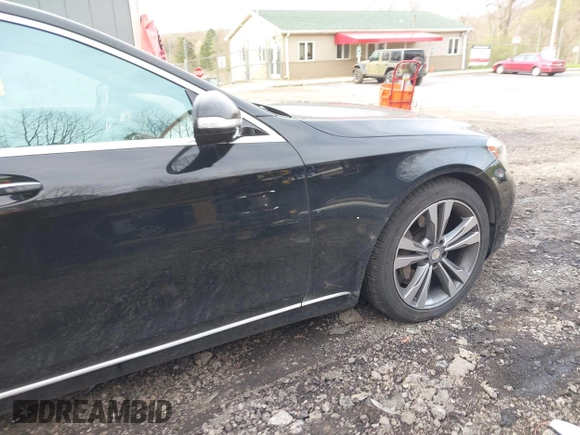 2015 Mercedes-Benz S 550 with VIN WDDUG8FB9FA111742, listed as a IAAI auction lot 42038153 with 119,711 mi miles and . Bid and sale history available at DreamBid. Image 19.
