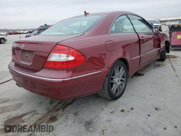 2008 Mercedes-Benz CLK 350 z VIN WDBTJ56H48F248361, wystawiony jako Copart lot #42920615 z przebiegiem 124 624 mil mil oraz Szkoda całkowita • Salvage title. Historia ofert i sprzedaży dostępna na DreamBid. Obrazek 3.