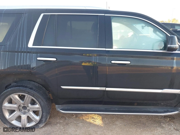 2019 Cadillac Escalade Luxury with VIN 1GYS4BKJ7KR273332, listed as a IAAI auction lot 40895521 with 64,175 mi miles. Bid and sale history available at carsss.com. Image 14.